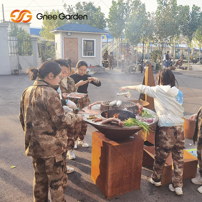 Rusty Color Outdoor-de Houtskoolroker van BARBECUEgrills met Ronde Dia 100cm Kokende Plaat