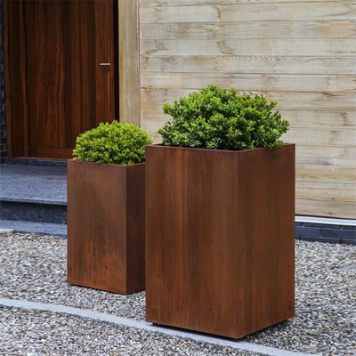 Openlucht van de het Staalbloem van Tuin Grote Corten de Pottenplanters