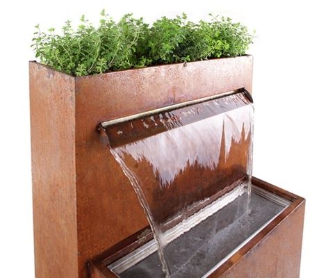 De openlucht van de Tuinornamenten van de Waterfontein Eigenschap van het het Staalwater van Corten