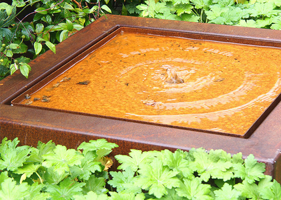 De openlucht Decoratieve Aangepaste Eigenschappen van het het Beeldhouwwerkwater van de Metaaltuin