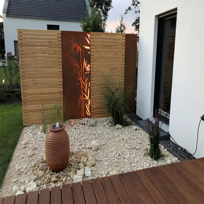 Architecturale kunst Metalen tuinproducten Stevige Cortenstalen tuinschermen
