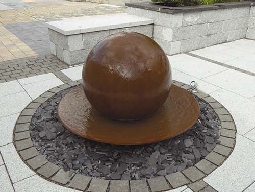 De openlucht Gevormde Waterval van Rusty Corten Steel Garden Fountain Bal