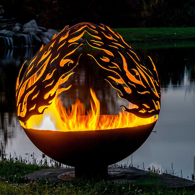 Het Patroonontwerp Rusty Outdoor Metal Fire Ball van Phoenix in Corten-Staal